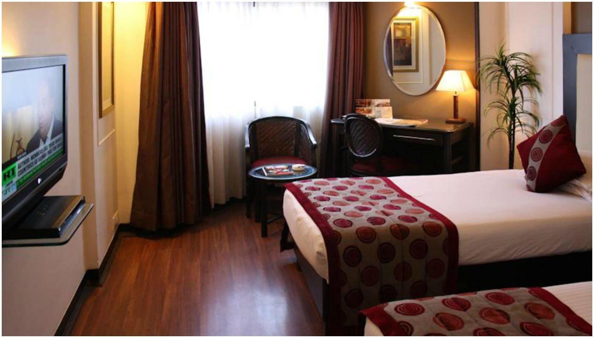 Ramee Guestline Hotel Juhu Mumbai Eksteriør bilde